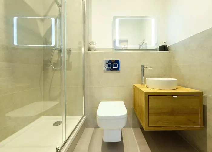 Hotwells Flat 7- Hopewell * Bristol